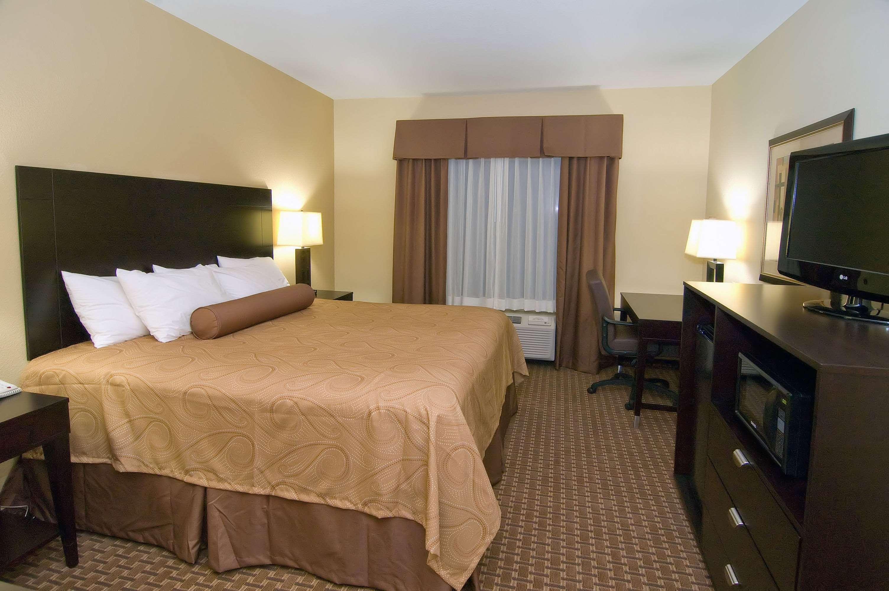 Best Western Bastrop Pines Inn Oda fotoğraf