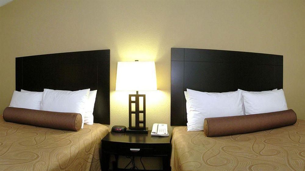 Best Western Bastrop Pines Inn Dış mekan fotoğraf