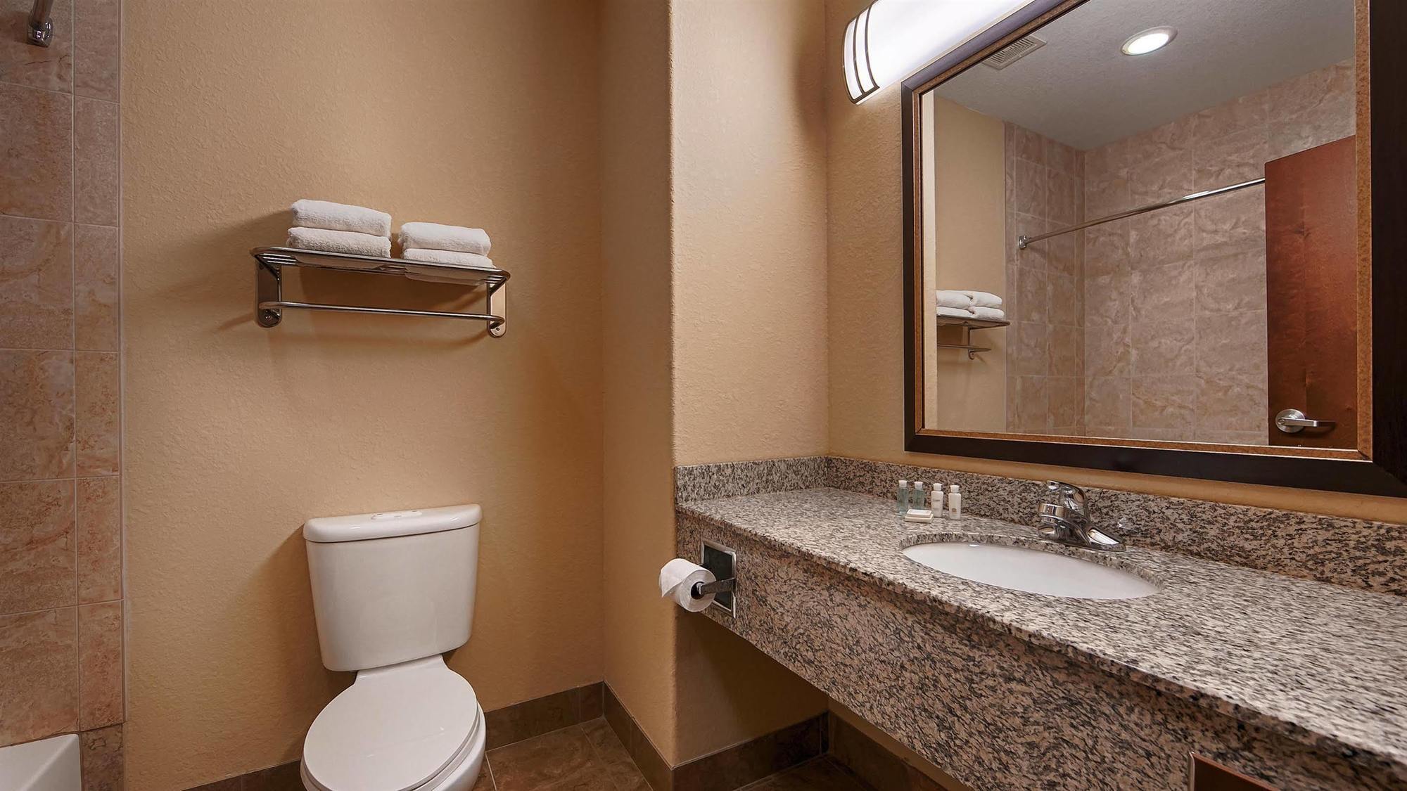 Best Western Bastrop Pines Inn Dış mekan fotoğraf